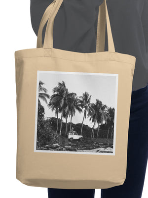 Organic cotton eco friendly photo tote of vintage FJ40 Land Cruiser.. Carry your stuff and show off your style with your eye for beautiful photography - yes please! This spacious tote fits your favorite Saturday market goodies, your surf / beach day gear, and so much more. Available at The Sunset Shop.