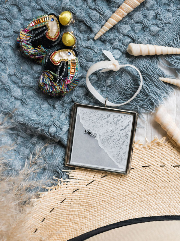 Let&#39;s Go to the Beach / Vamos a la Playa - Glass Locket Photo Ornament